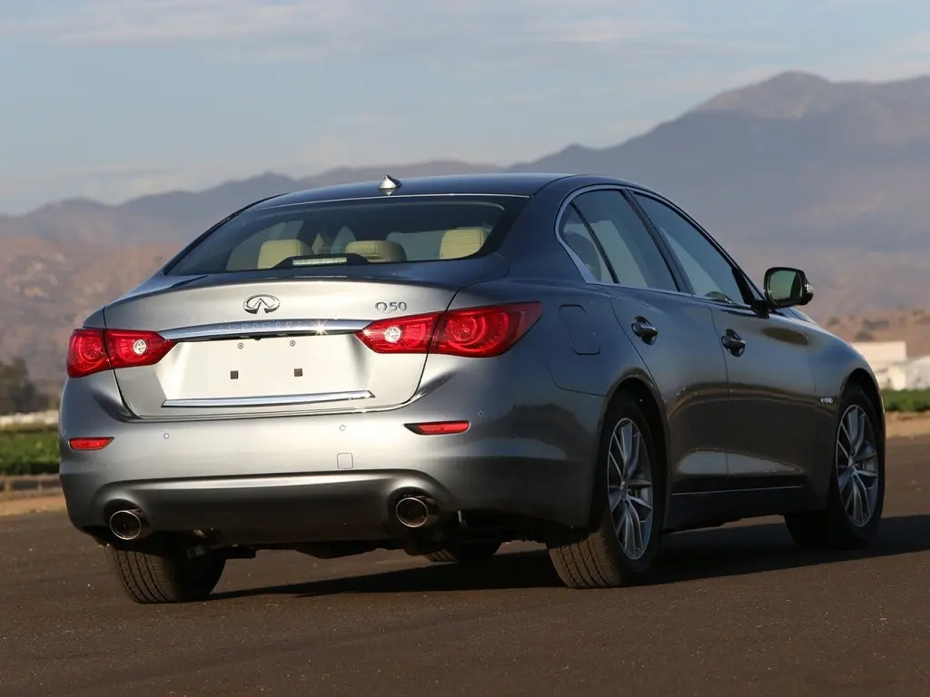 Infiniti Q50 Q50 3.5 V6 Hybrid AWD S 6