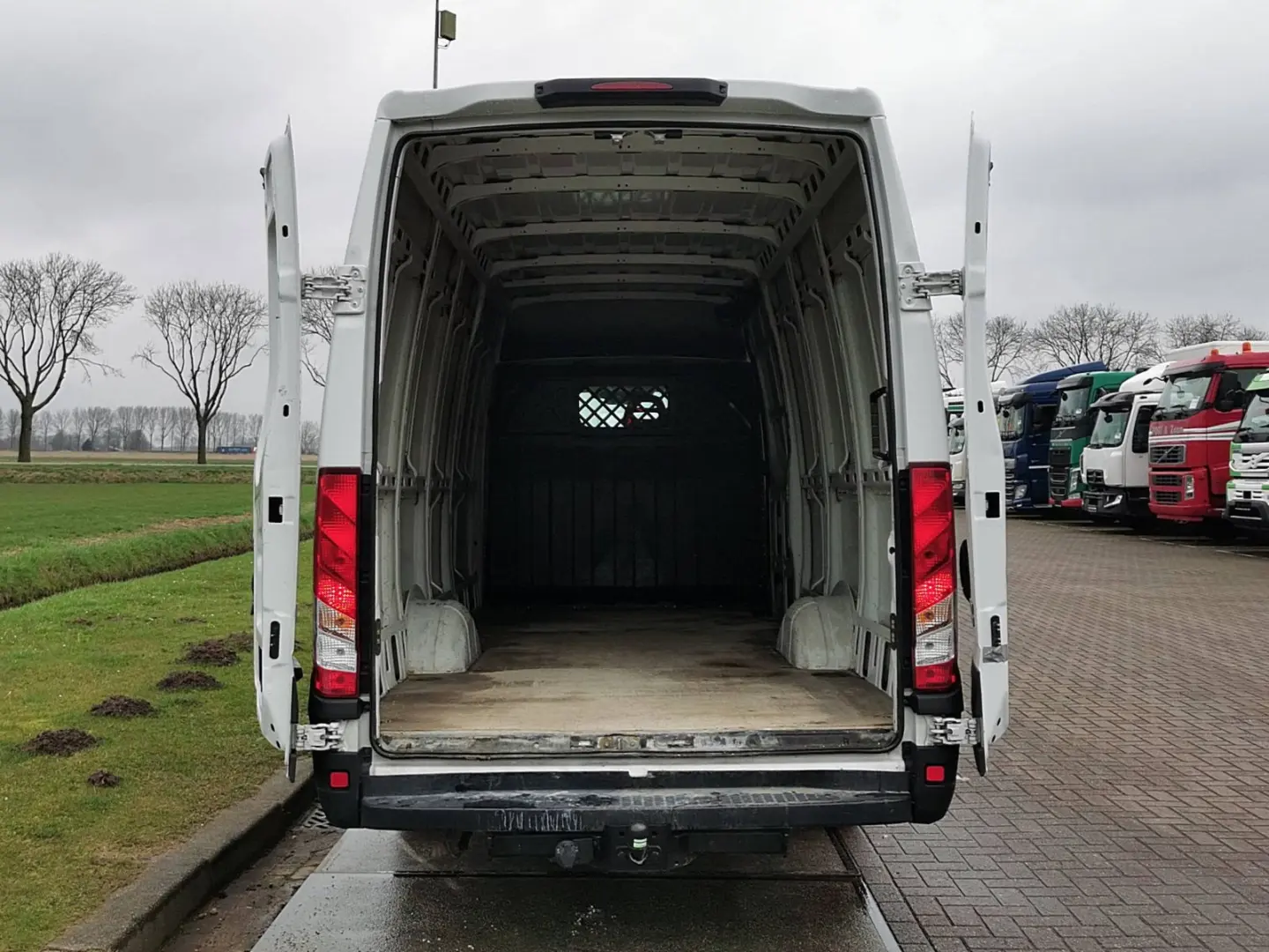 Iveco  Daily 35 S 16 12m3 5