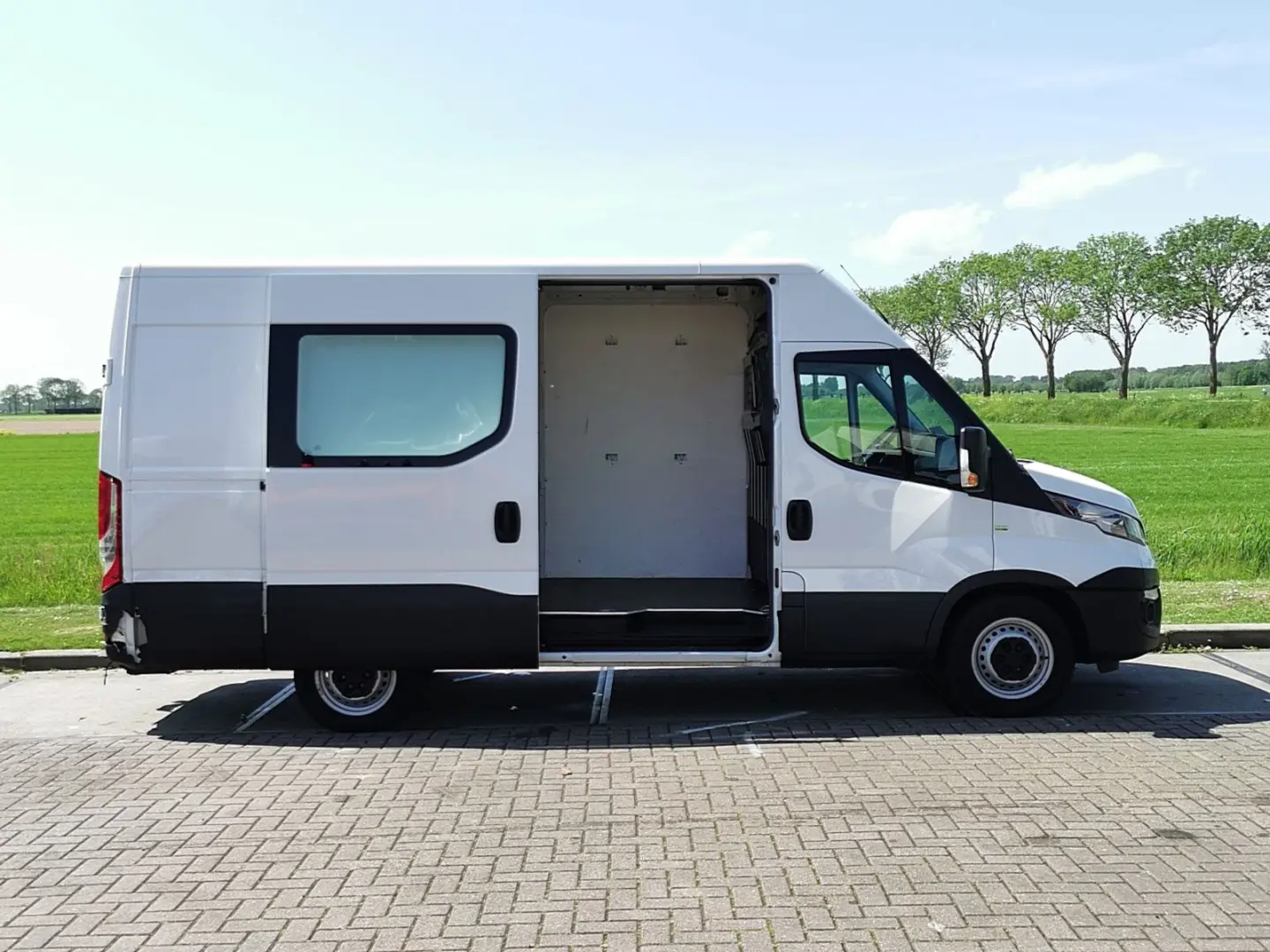 Iveco  Daily 35 S 16 12m3 6