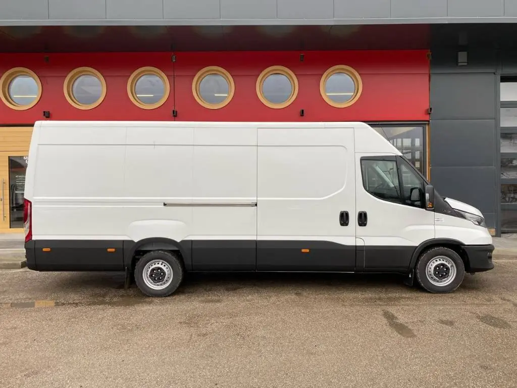 Iveco  Daily 35 S 16 3750 2