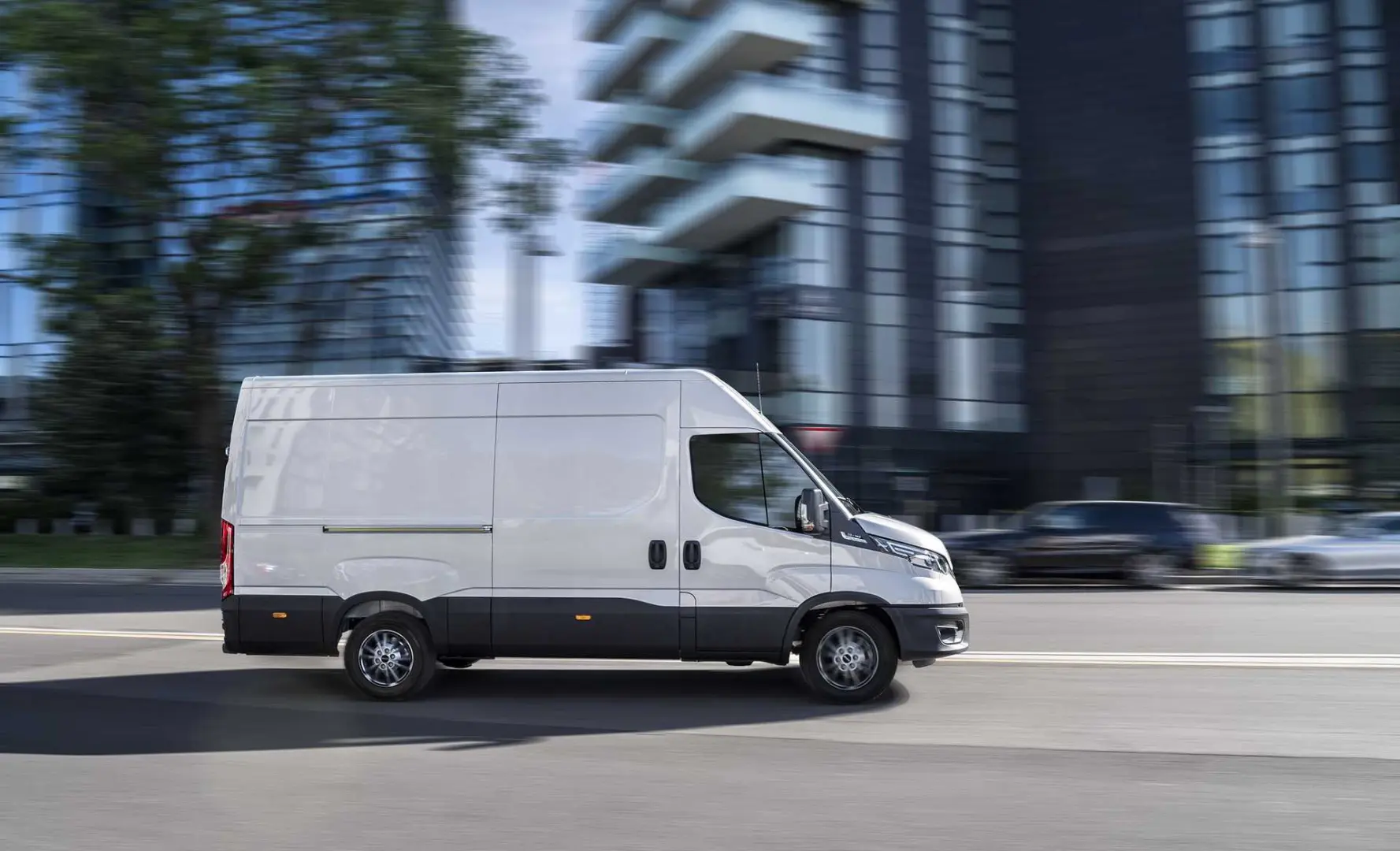 Iveco  Daily Van 2.3 35 S16 10.8m3 5