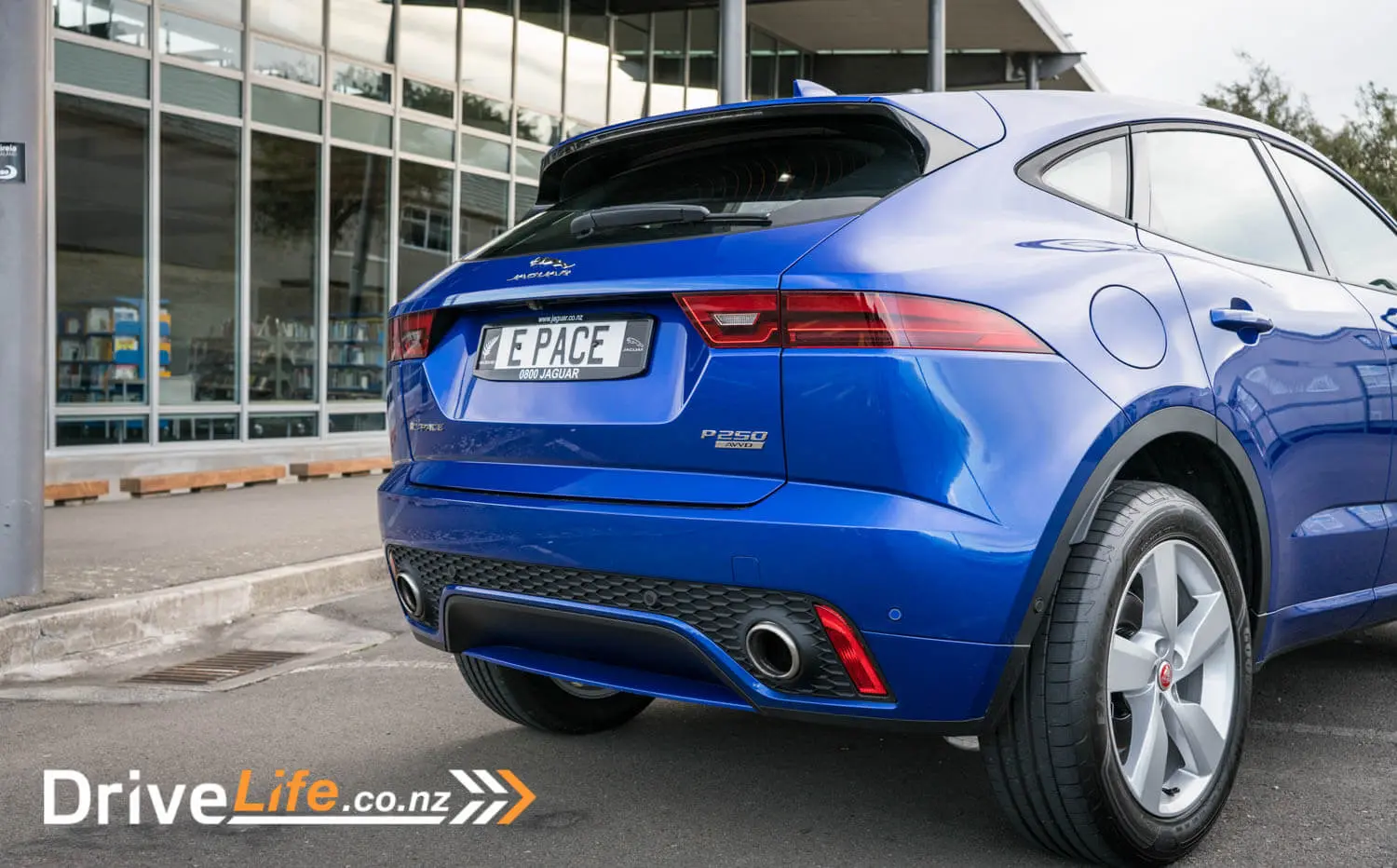 Jaguar E-Pace E-Pace 2.0 P250 AWD R-Dynamic S 1