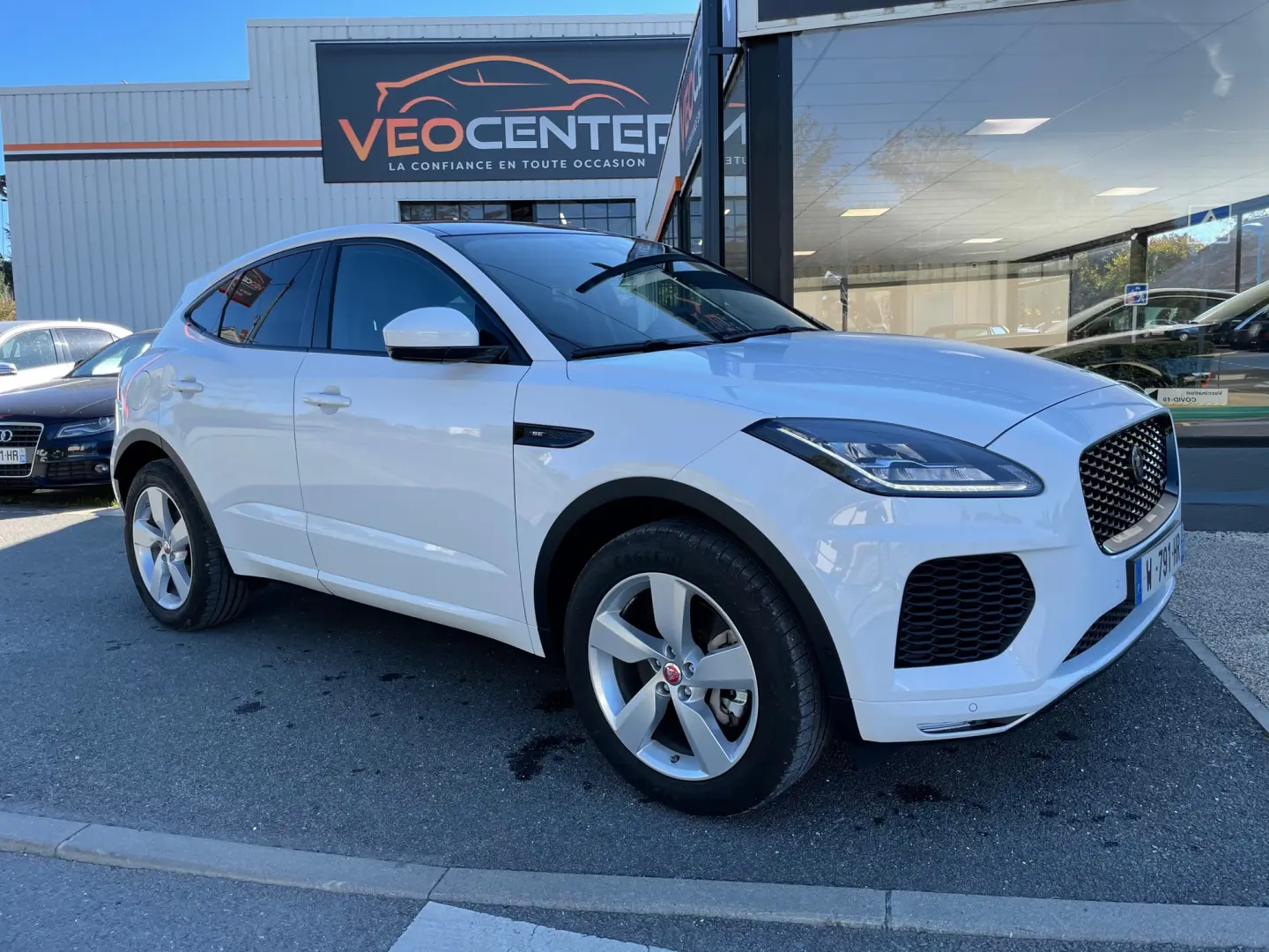 Jaguar E-Pace E-Pace 2.0 P250 AWD R-Dynamic S 5