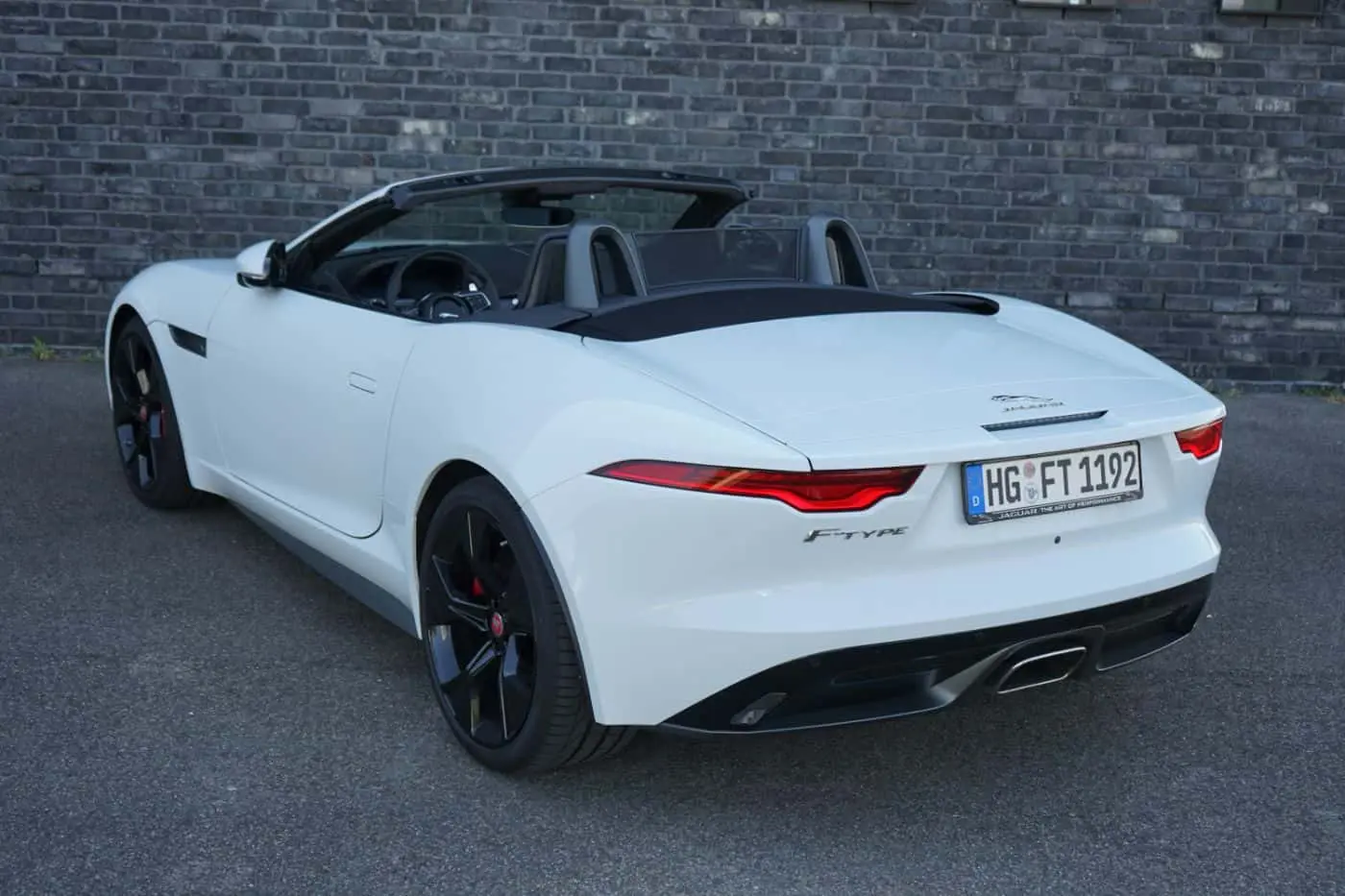 Jaguar F-Type F-Type 2.0 P300 4