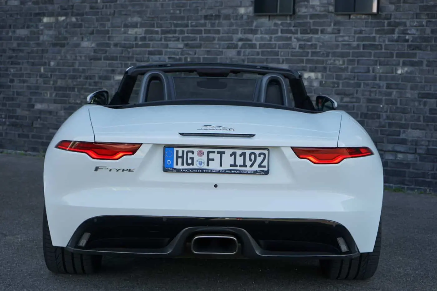 Jaguar F-Type F-Type 2.0 P300 5
