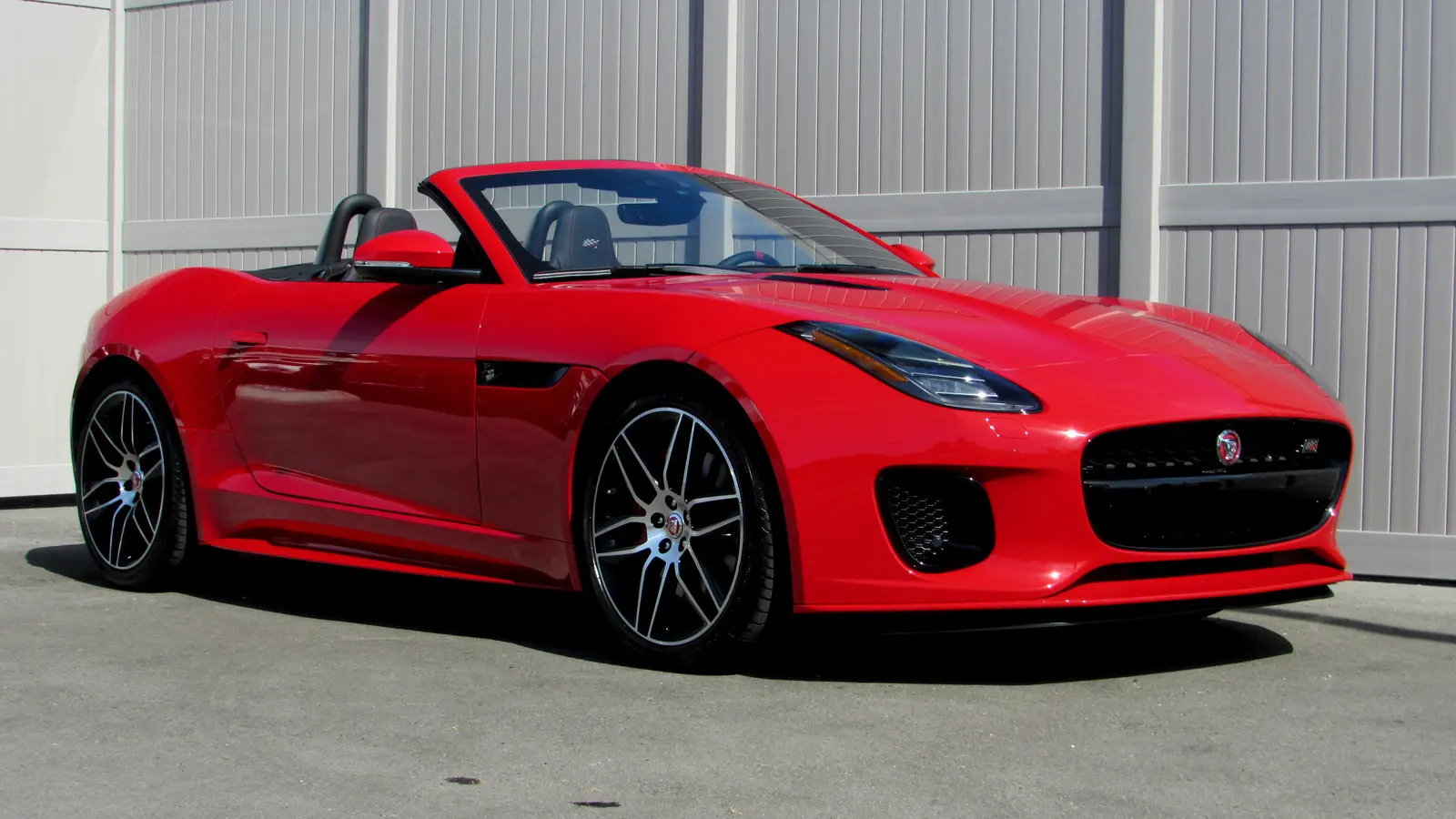 Jaguar F-Type F-Type 2.0 P300 R-Dynamic 2