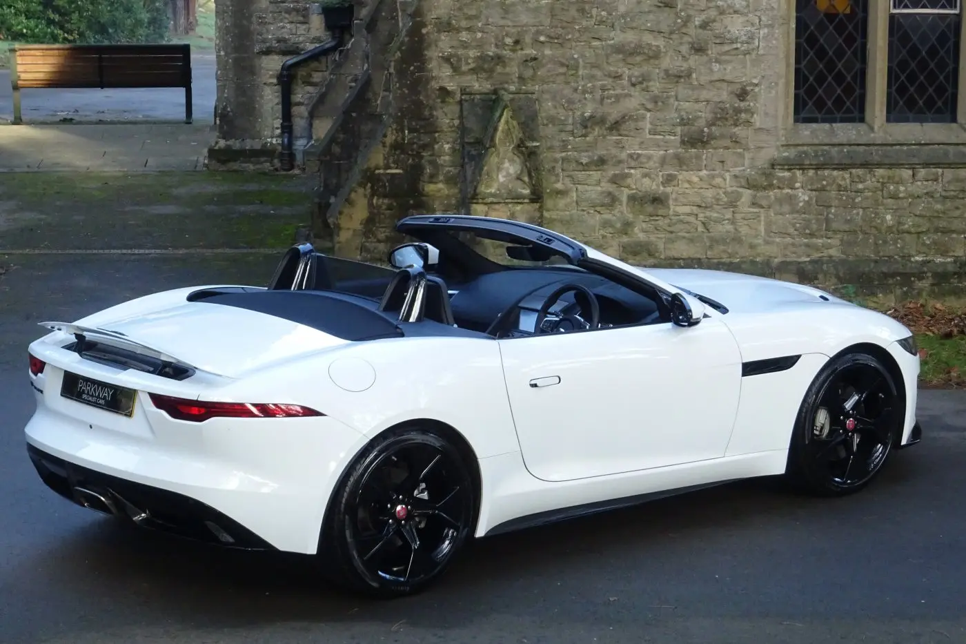 Jaguar F-Type F-Type 2.0 P300 R-Dynamic 3