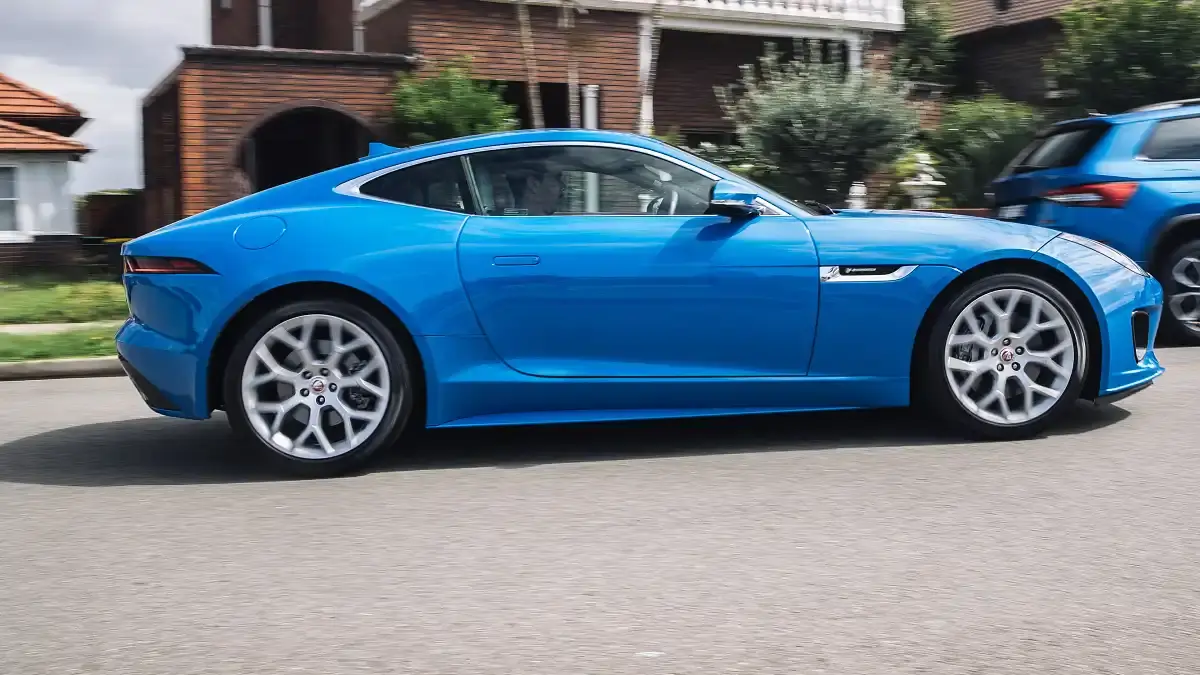 Jaguar F-Type F-Type 2.0 P300 R-Dynamic 3