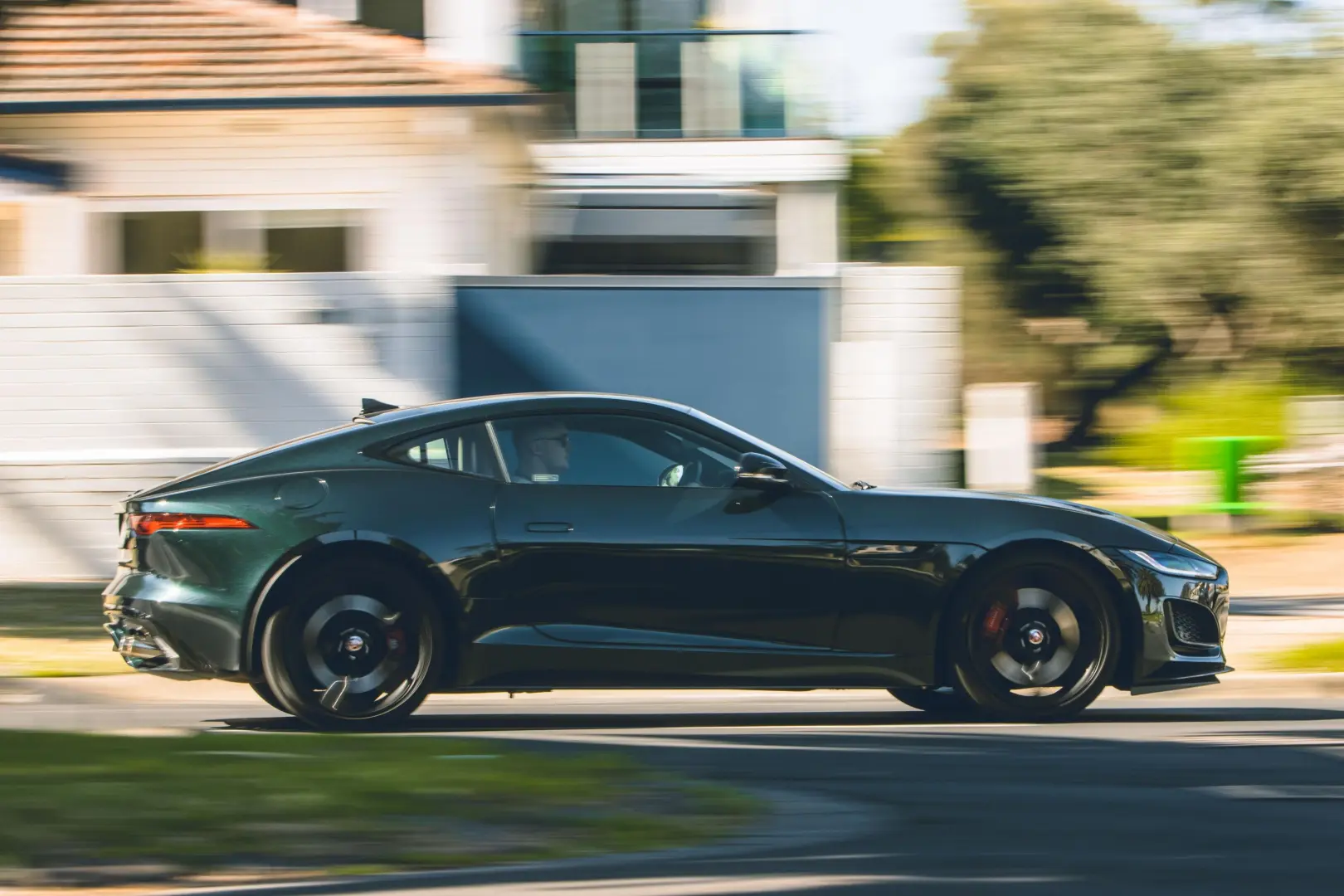 Jaguar F-Type F-Type 2.0 R-Dynamic 3