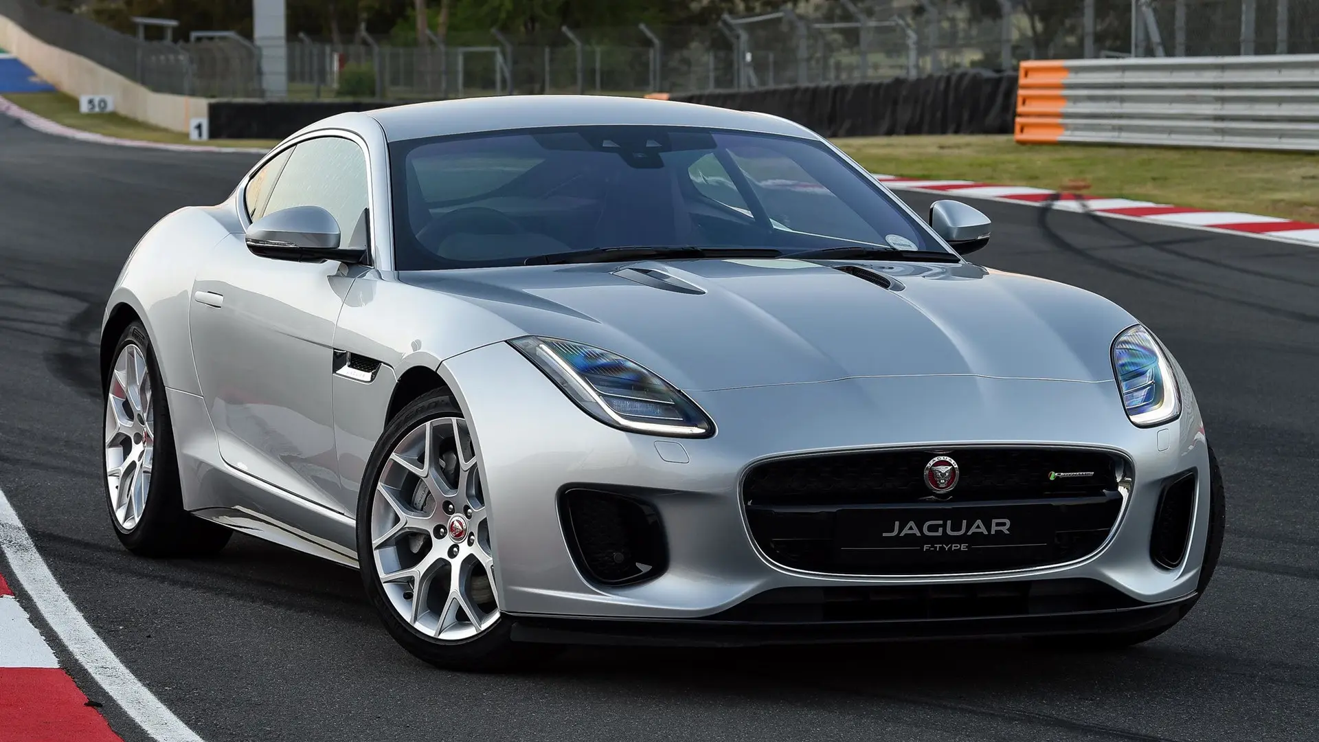 Jaguar F-Type F-Type 2.0i Turbo R-Dynamic 5
