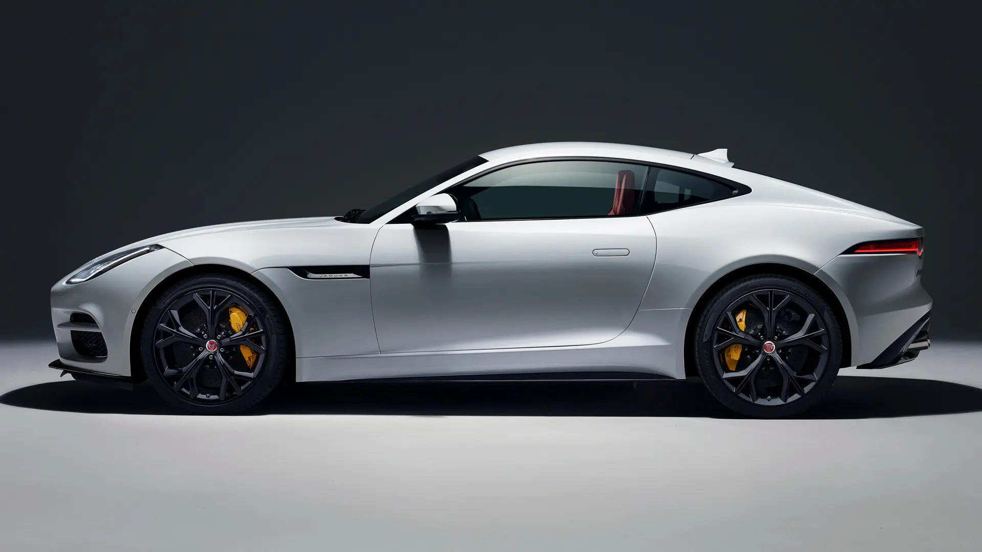 Jaguar F-Type F-Type 2.0i Turbo R-Dynamic 7