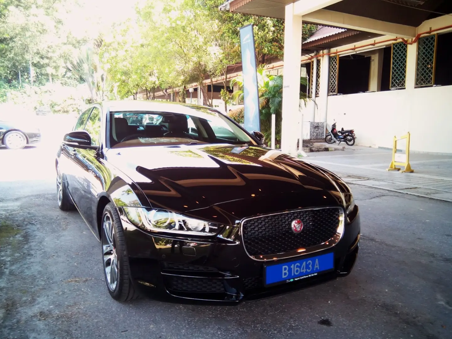 Jaguar XE XE 2.0 D Prestige Plus 6