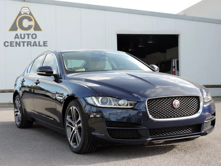 Jaguar XE XE 2.0 D Prestige Plus 6