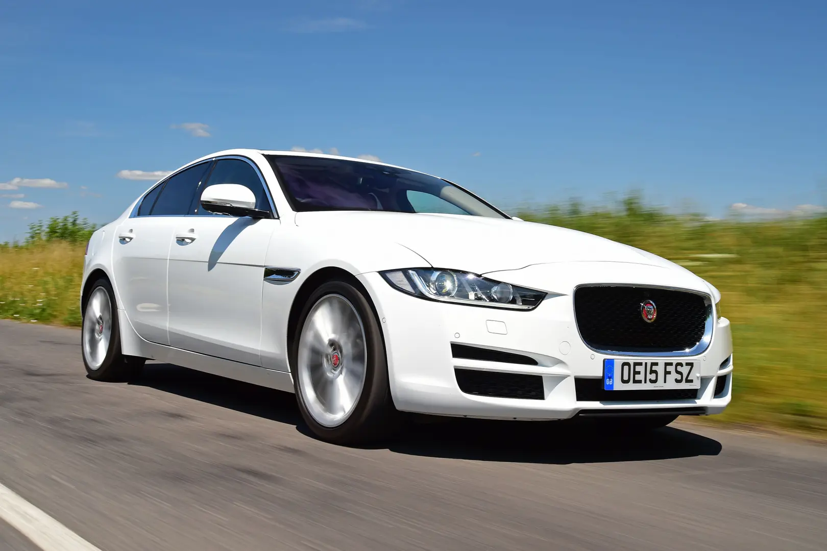 Jaguar XE XE 2.0 D Pure 3