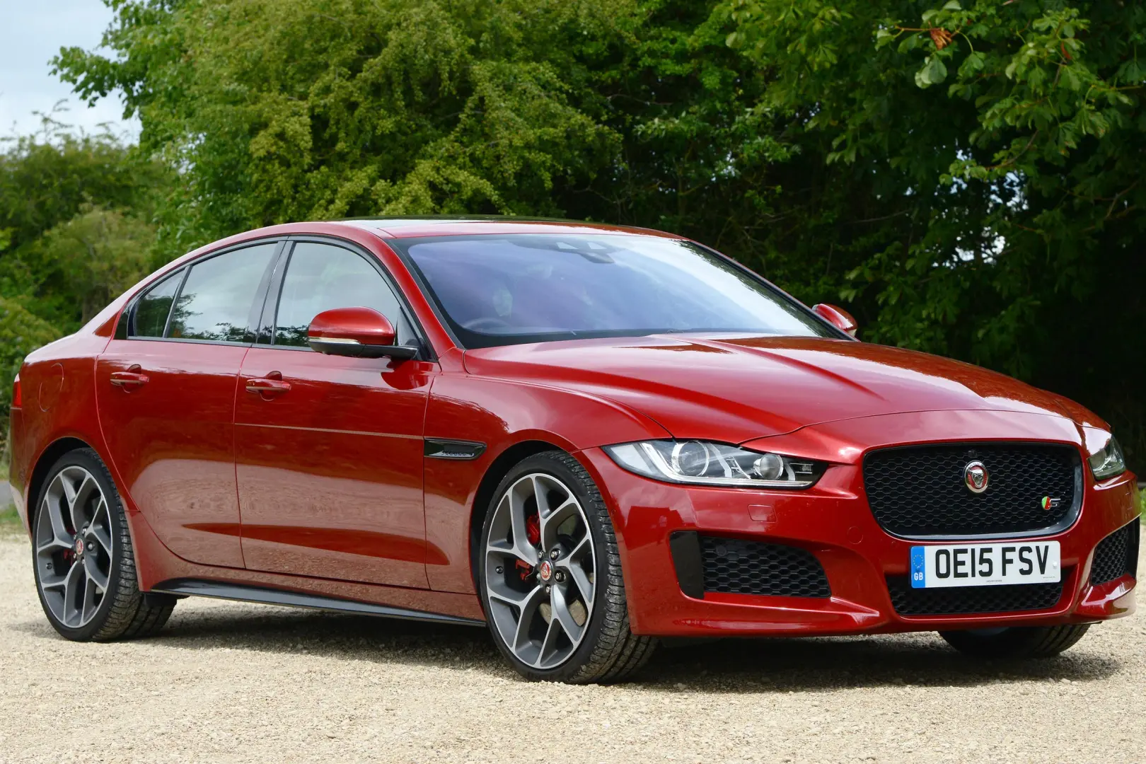 Jaguar XE XE 2.0 D Pure 4
