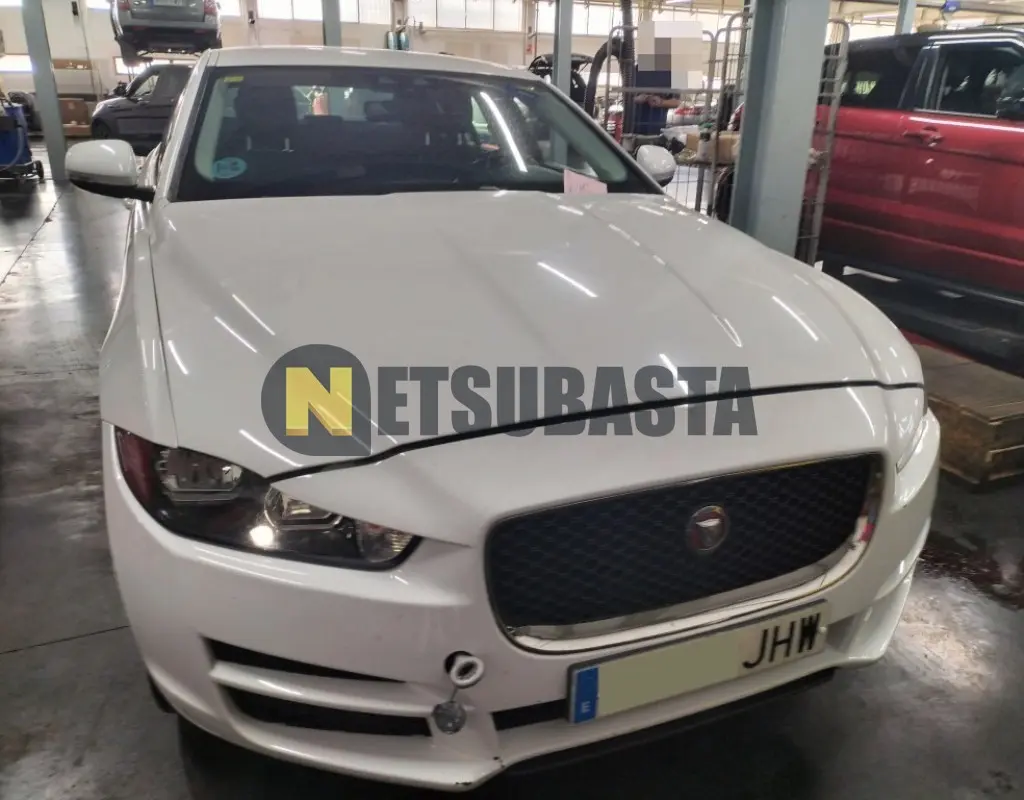 Jaguar XE XE 2.0 D Pure Plus 4