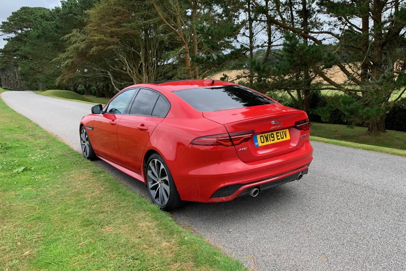 Jaguar XE XE 2.0 D R-Dynamic HSE 5