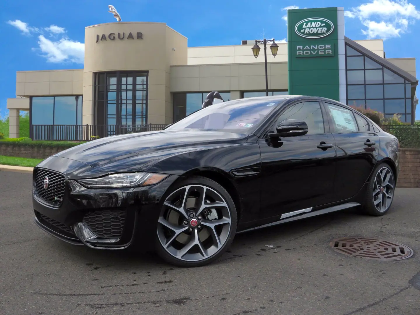 Jaguar XE XE 2.0 D R-Dynamic S 5
