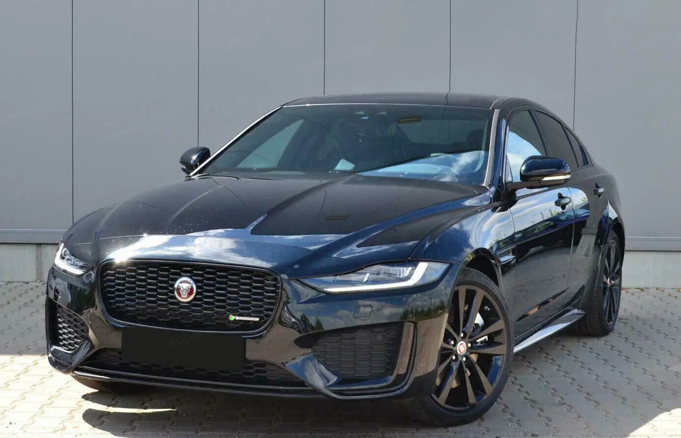 Jaguar XE XE 2.0 D R-Dynamic S 4