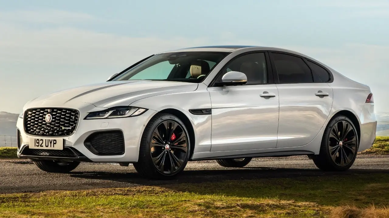 Jaguar XE XE 2.0 D R-Dynamic SE 3