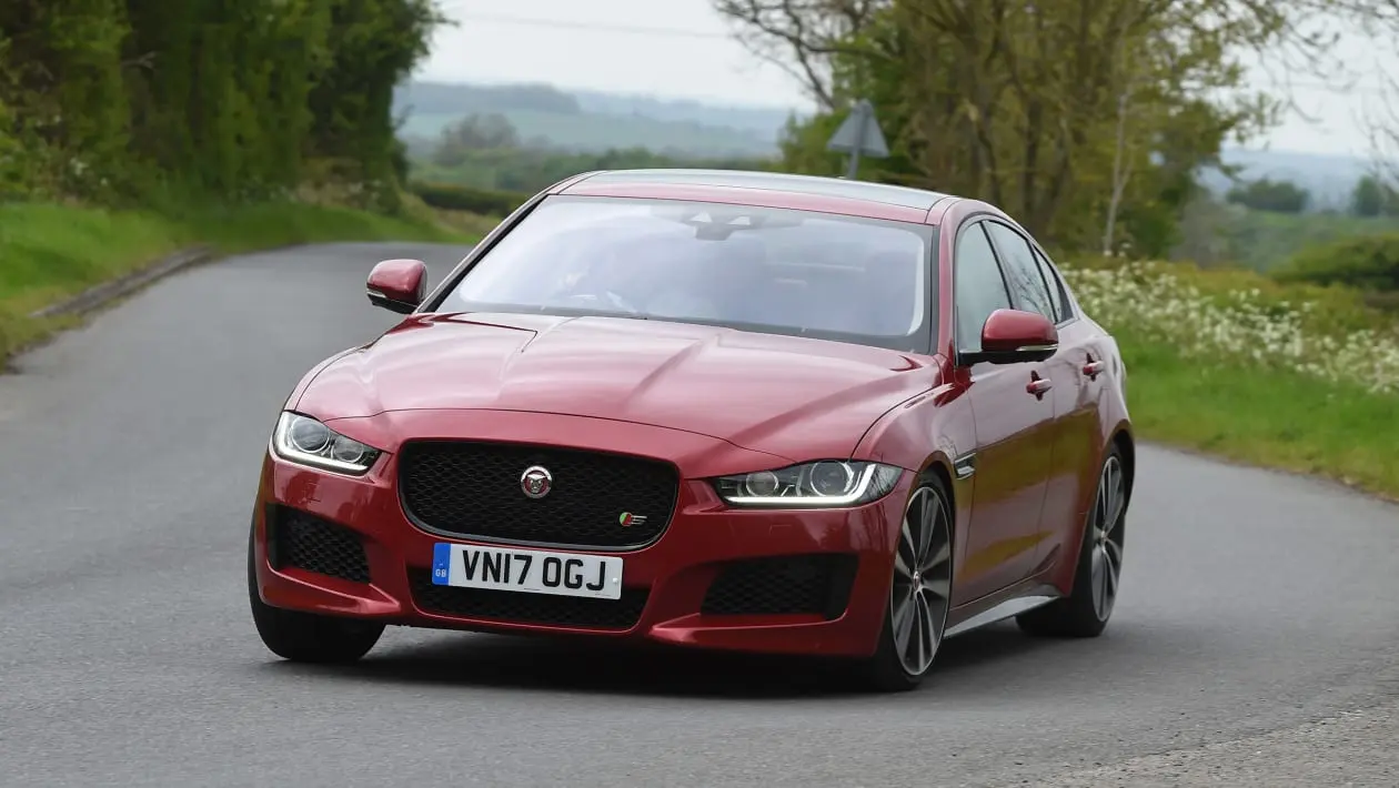 Jaguar XE XE 3.0 V6 S 0