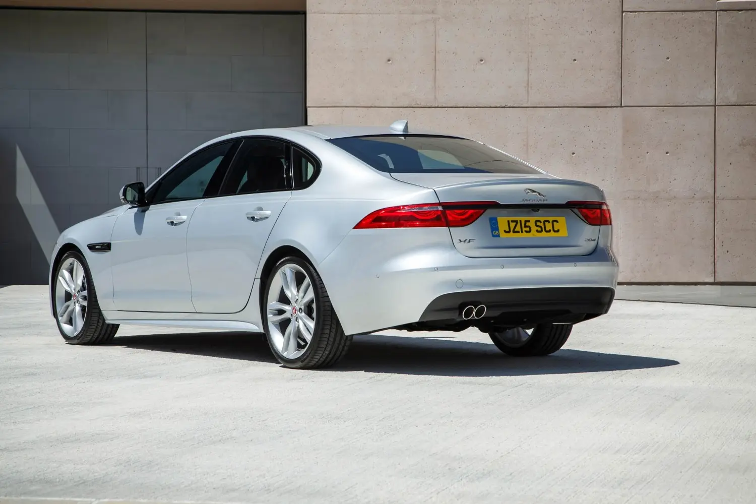 Jaguar XF XF 2.0 D AWD Portfolio Plus 2