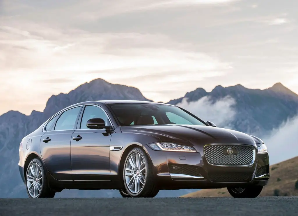 Jaguar XF XF 2.0 D AWD Portfolio Plus 5