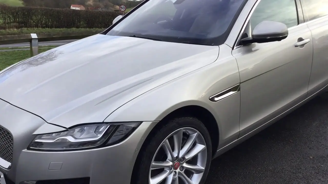Jaguar XF XF 2.0 D AWD Portfolio Plus 2