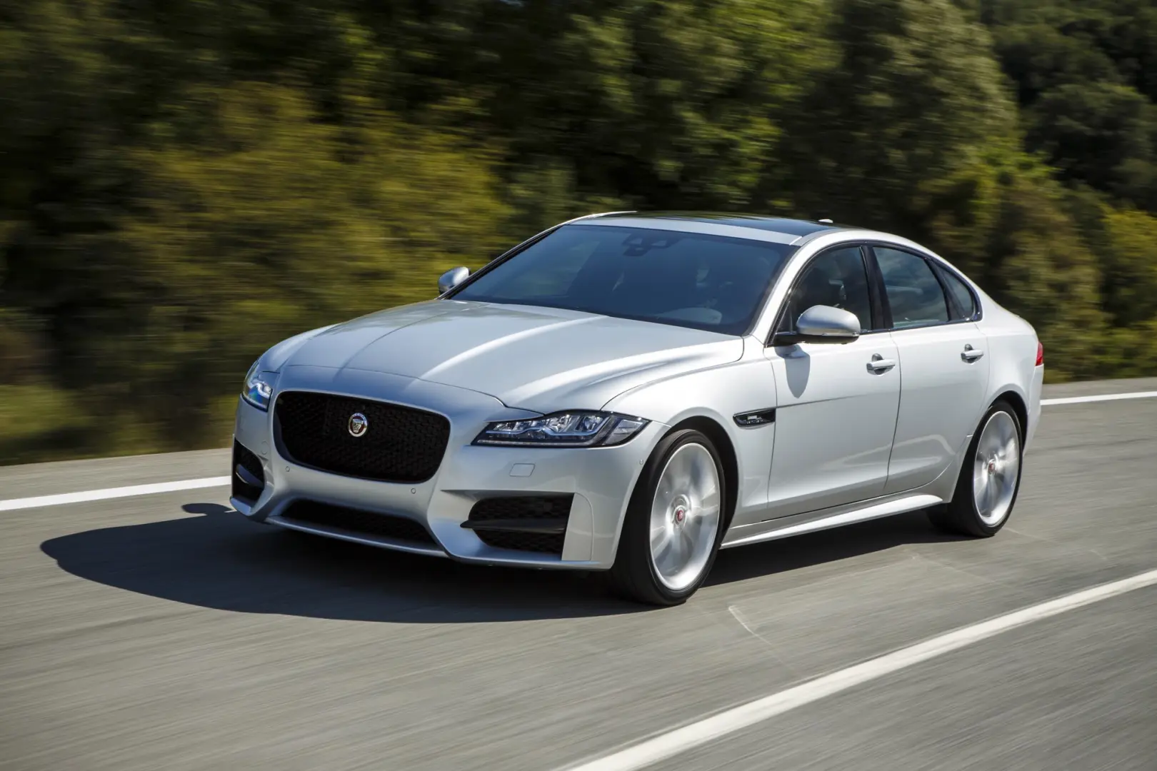 Jaguar XF XF 2.0 D AWD Portfolio Plus 4