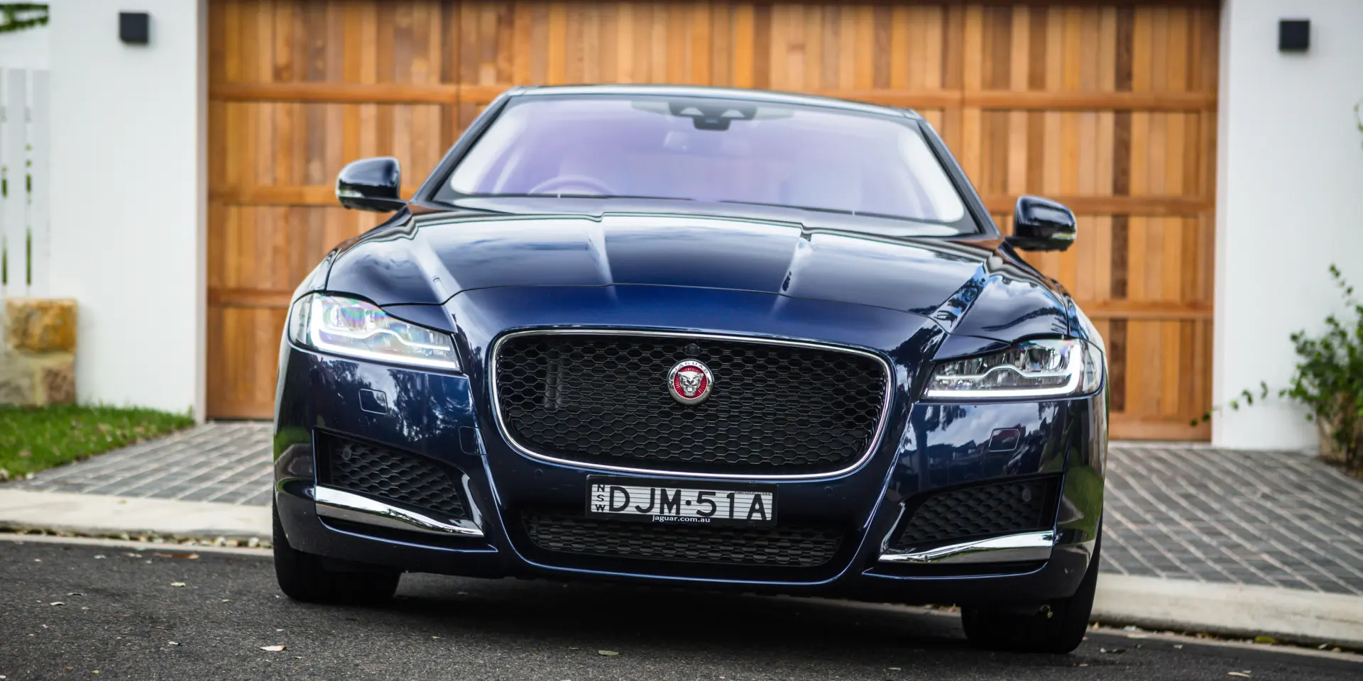Jaguar XF XF 2.0 D AWD Portfolio Plus 2