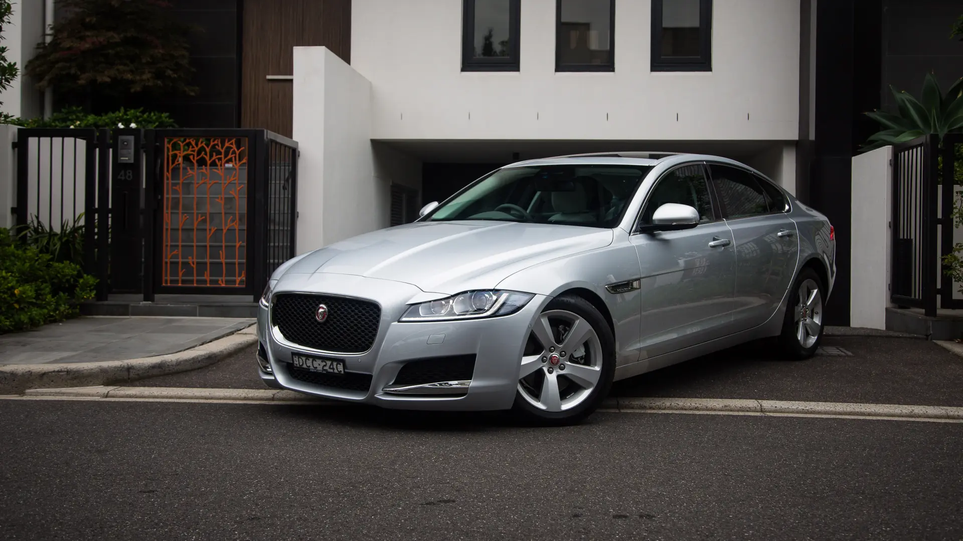 Jaguar XF XF 2.0 D AWD Prestige Plus 4
