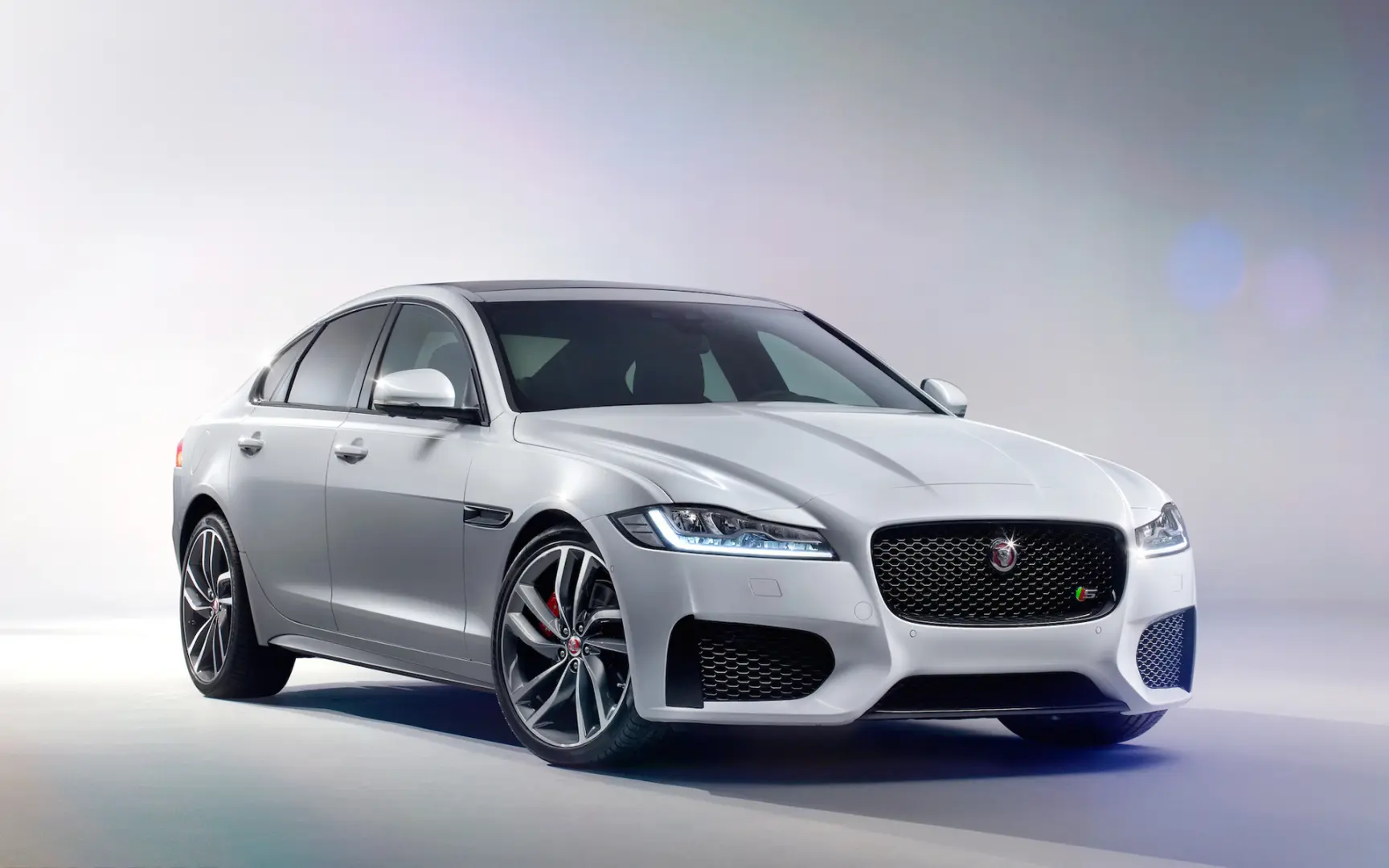 Jaguar XF XF 2.0 D AWD Pure 2