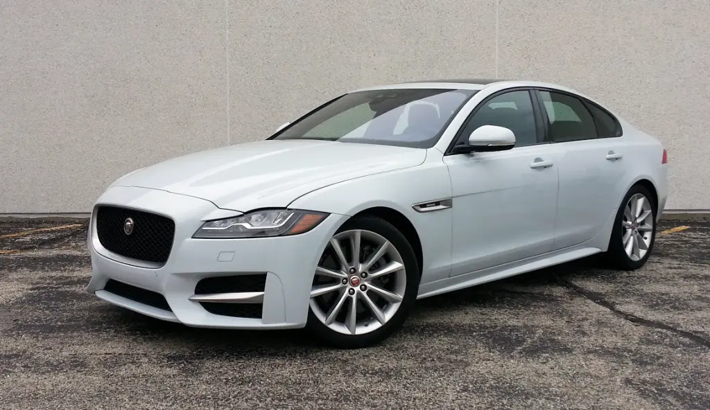 Jaguar XF XF 2.0 D AWD R-Sport Plus 2