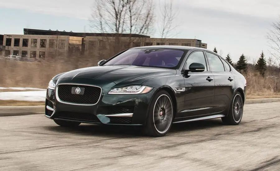 Jaguar XF XF 2.0 D AWD R-Sport Plus 6