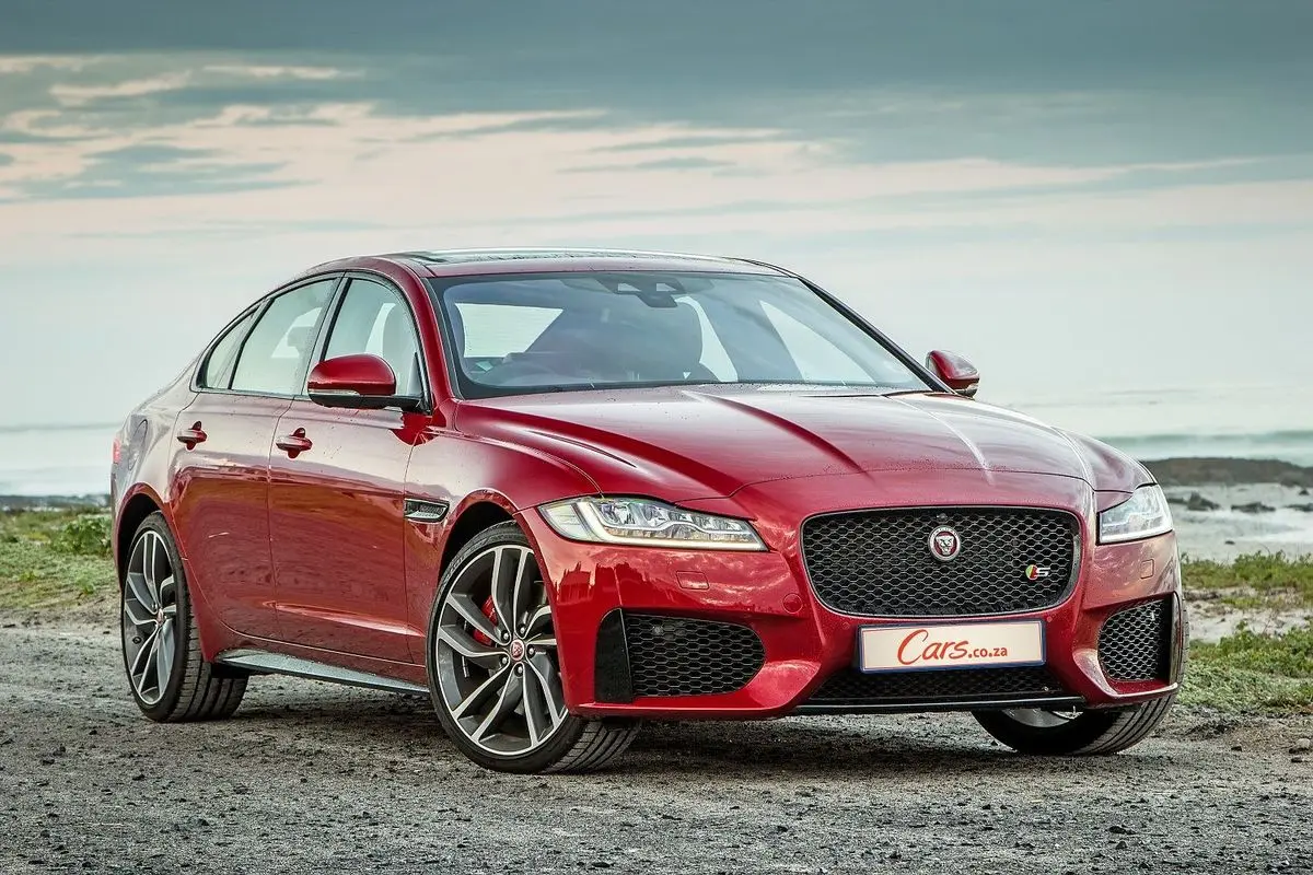 Jaguar XF XF 2.0 D AWD R-Sport Plus 6