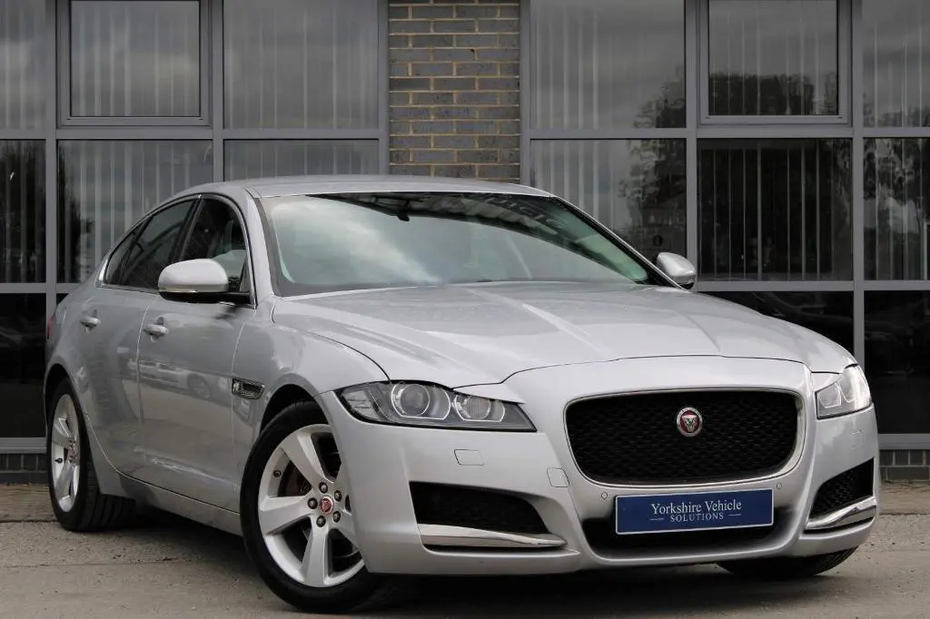 Jaguar XF XF 2.0 D Portfolio Plus 3