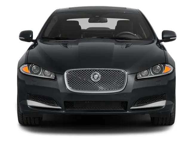 Jaguar XF XF 2.0 D Portfolio Plus 4