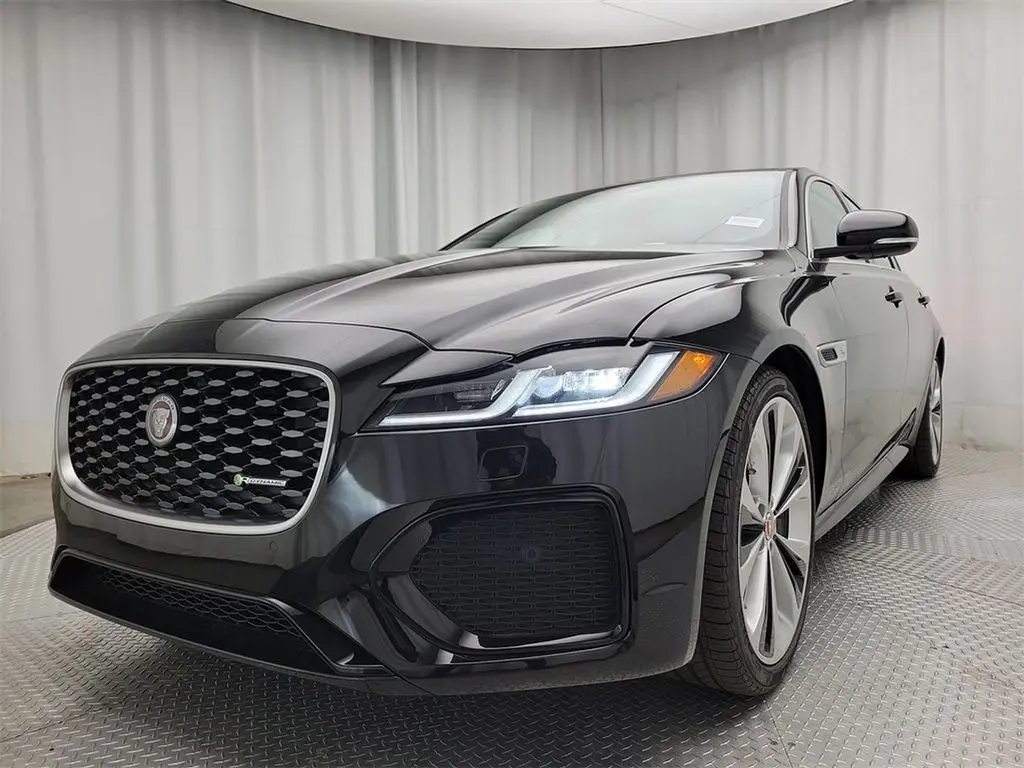 Jaguar XF XF 2.0 D R-Dynamic HSE 2