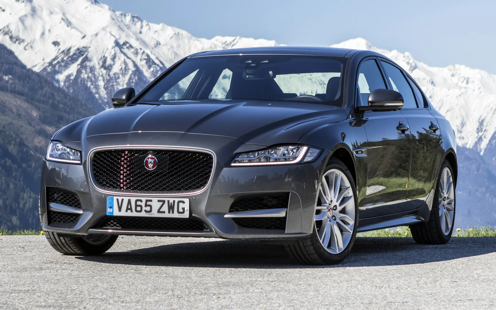 Jaguar XF XF 2.0 D R-Sport Plus 3