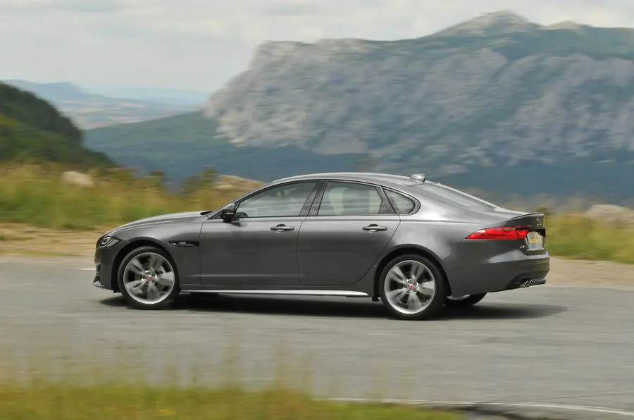 Jaguar XF XF 2.0 Business 0