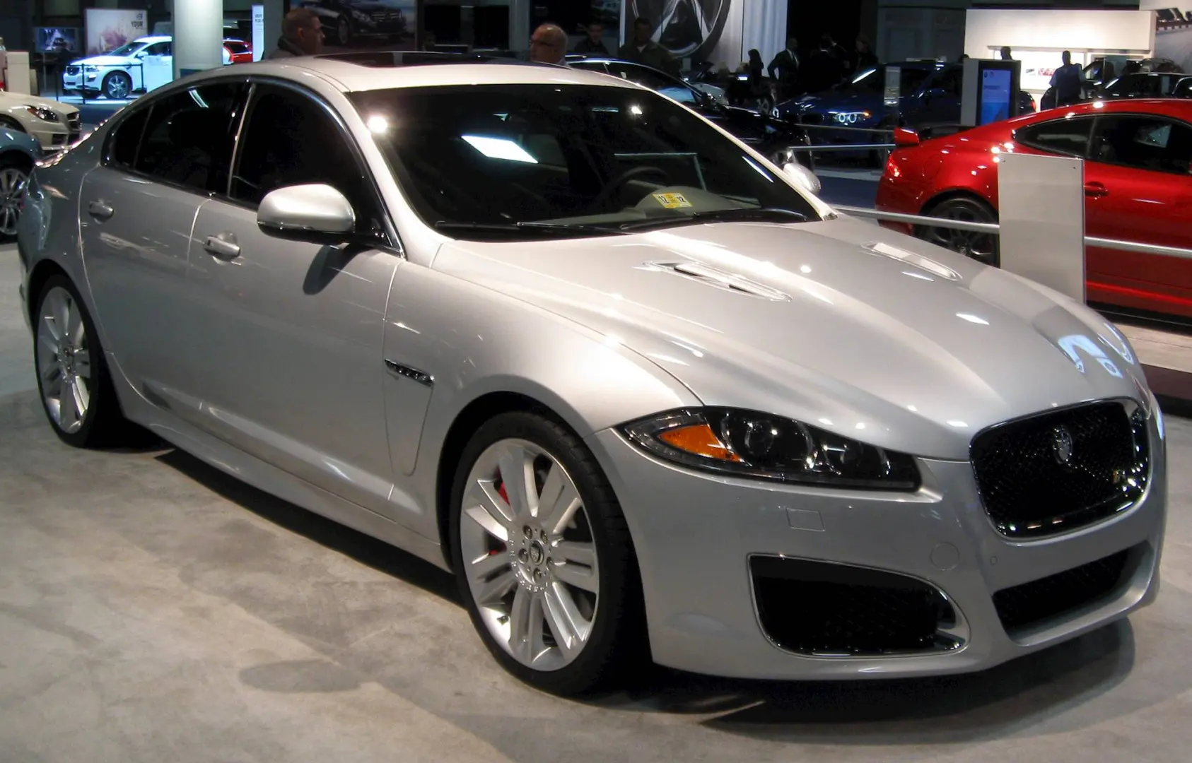 Jaguar XF XF 2.0 Luxury Portfolio 4