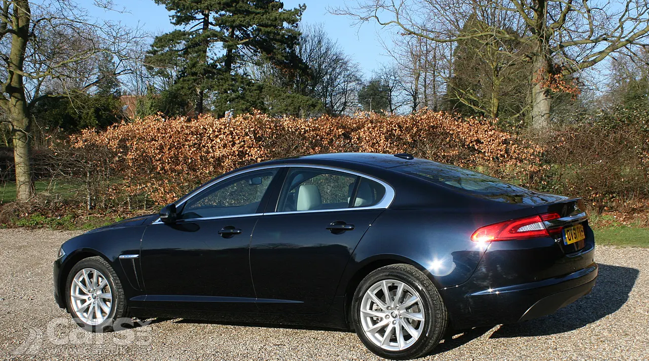 Jaguar XF XF 2.2 D Luxury 3