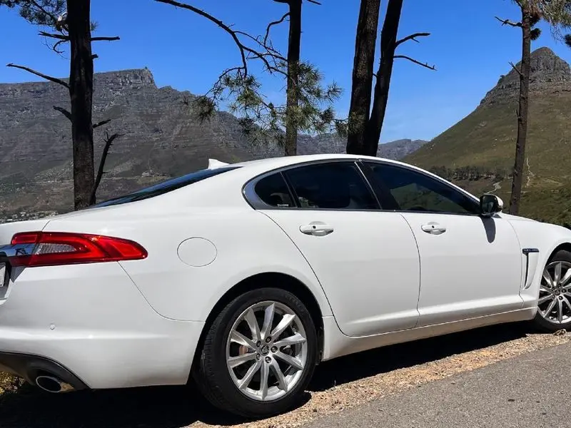 Jaguar XF XF 2.2 D Luxury 2