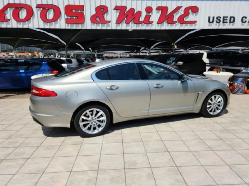 Jaguar XF XF 2.2 D Premium Luxury 5