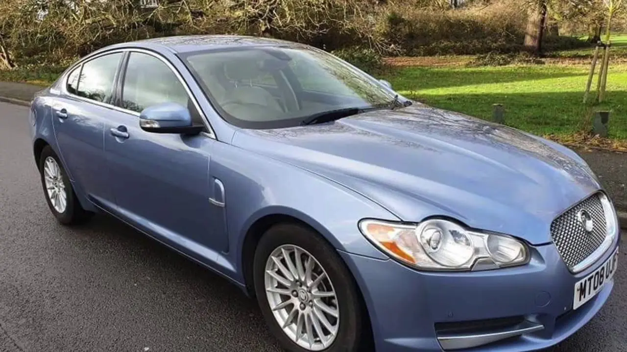 Jaguar XF XF 2.7 D V6 Luxury 4