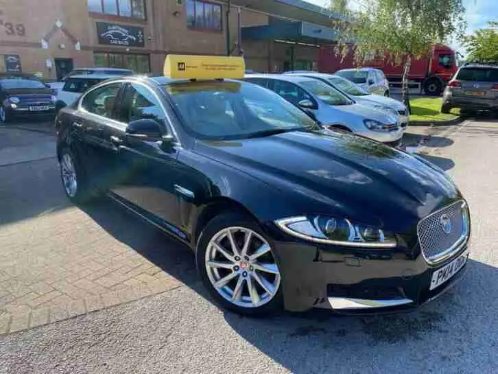 Jaguar XF XF 3.0 D Luxury 4