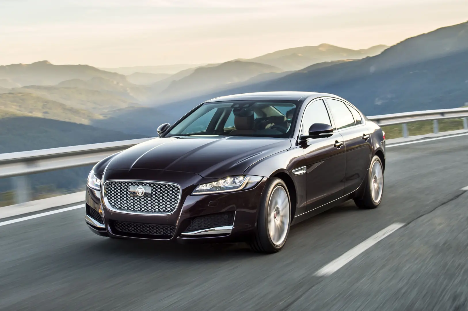 Jaguar XF XF 3.0 D R-Sport Plus 1