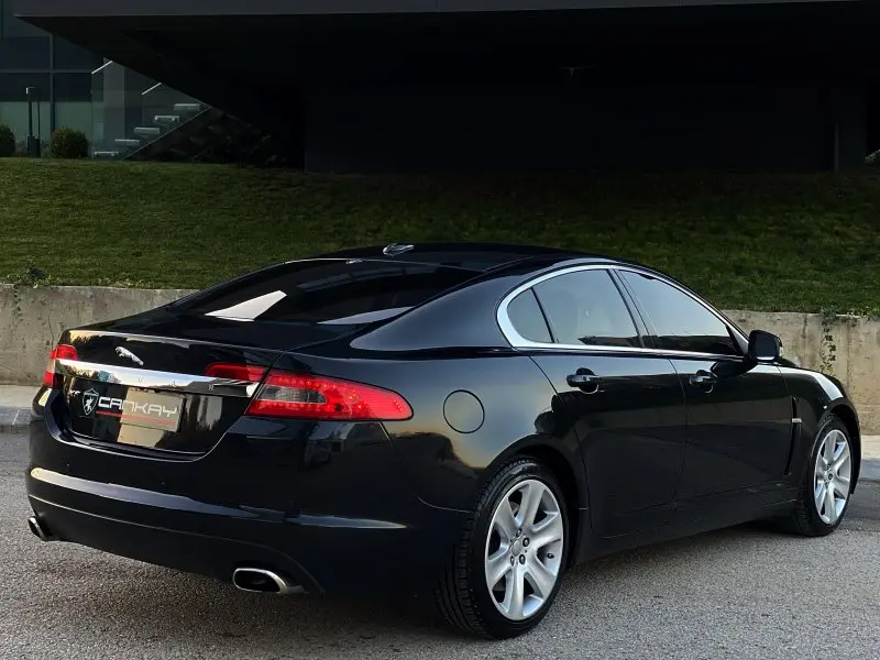 Jaguar XF XF 3.0 V6 Premium Luxury 2