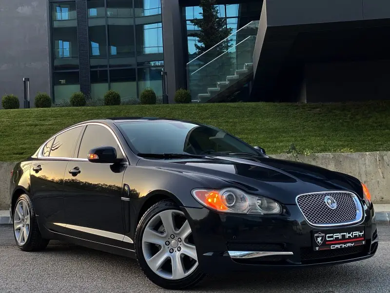 Jaguar XF XF 3.0 V6 Premium Luxury 7