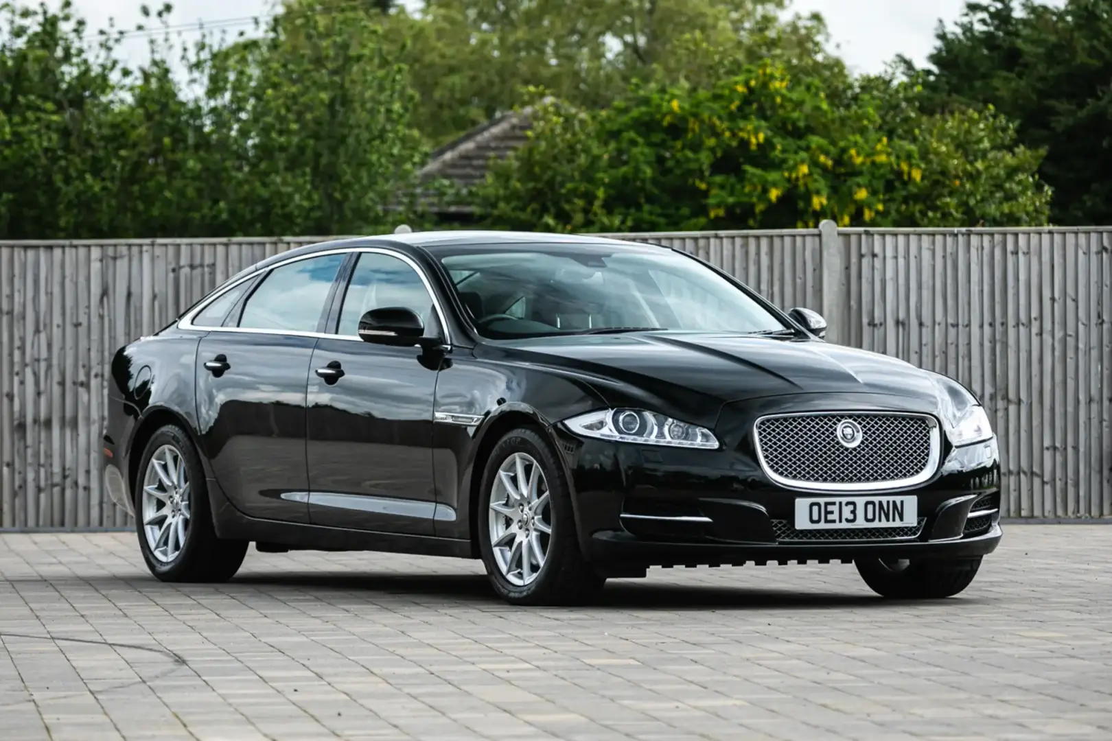 Jaguar XJ XJ 2.0 i4 LWB Portfolio 3